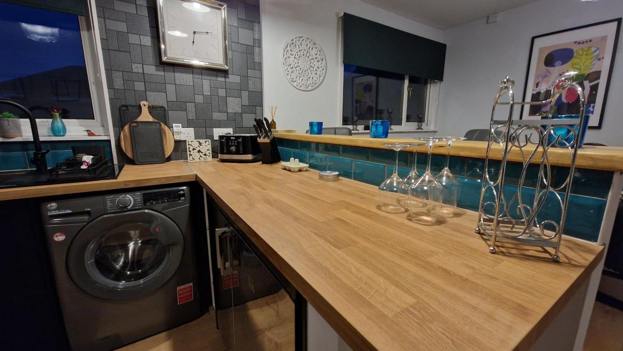 175 On Clyde - Spacious & Cosy Cedar Wood Bungalow 헬렌스버그 외부 사진